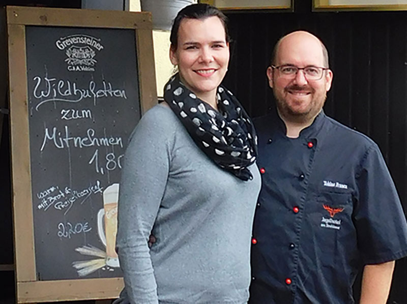 Foto von Gisela Francz-Griese und Tobias Francz von der Firma Jagdhotel am Strehlesee Foto von Gisela Francz-Griese und Tobias Francz von der Firma Jagdhotel am Strehlesee