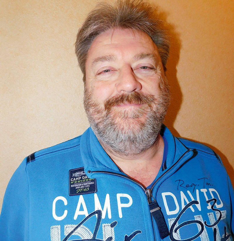 Foto von Gören Zempel von der Firma Fußbodenverlegerei Fa. Zempel Foto von Gören Zempel von der Firma Fußbodenverlegerei Fa. Zempel
