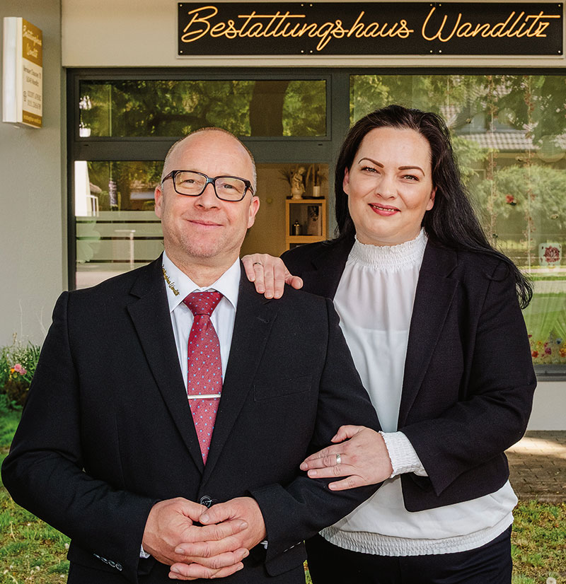 Foto von Nadine Heinrich und Danny Heinrich von der Firma Bestattungshaus Wandlitz; Thälmannstraße Foto von Nadine Heinrich und Danny Heinrich von der Firma Bestattungshaus Wandlitz; Thälmannstraße