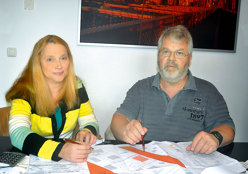 Foto von Grit Ahrent und Hans-Werner Karkoska und Anja Demski von der Firma ARAXBAU Beteiligung UG (haftungsbeschränkt) & Co BAU KG