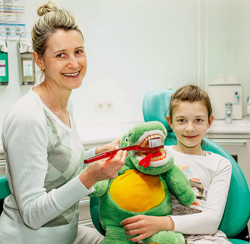 Foto von Viktoria Heinrichsen und Robert Rösel von der Firma Zahnarztpraxis „Auf dem Kiewitt“ Heinrichsen und Rösel