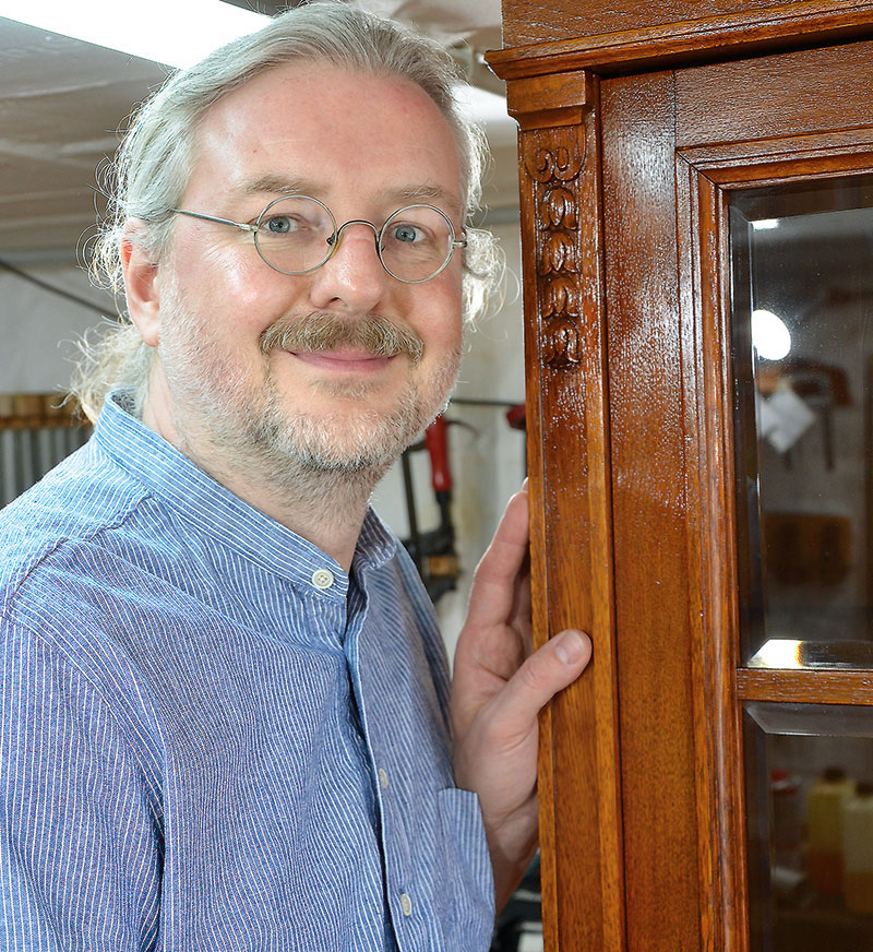 Foto von Peter Gottmann von der Firma Dipl.-Rest. Peter Gottmann Möbel- und Holzrestaurierung Foto von Peter Gottmann von der Firma Dipl.-Rest. Peter Gottmann Möbel- und Holzrestaurierung