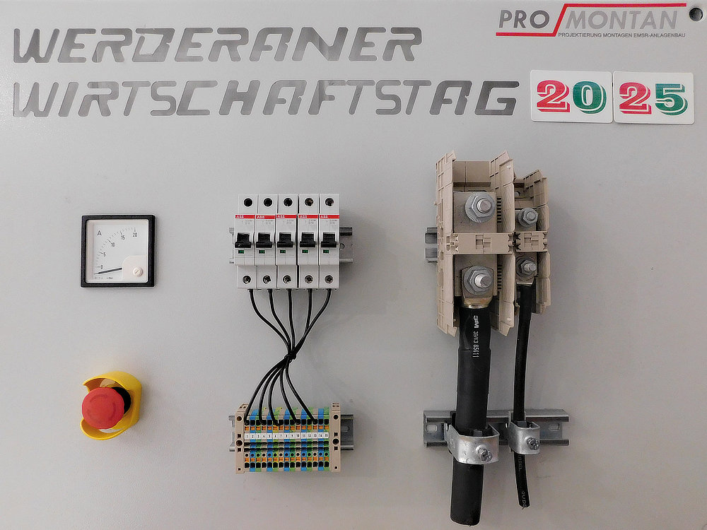 Foto von André Schubel und Gert Höhne und Enrico Konschake von der Firma PROMONTAN Elektroplan GmbH