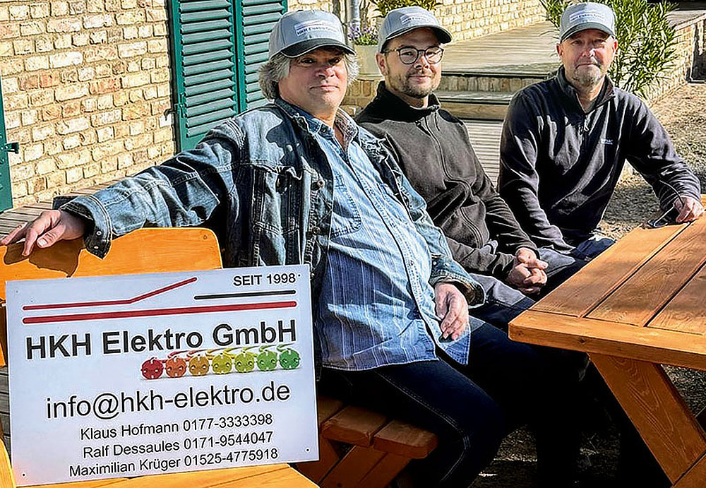 Foto von Ralf Dessaules und Klaus Hofmann und Maximilian Krüger von der Firma HKH Elektro GmbH