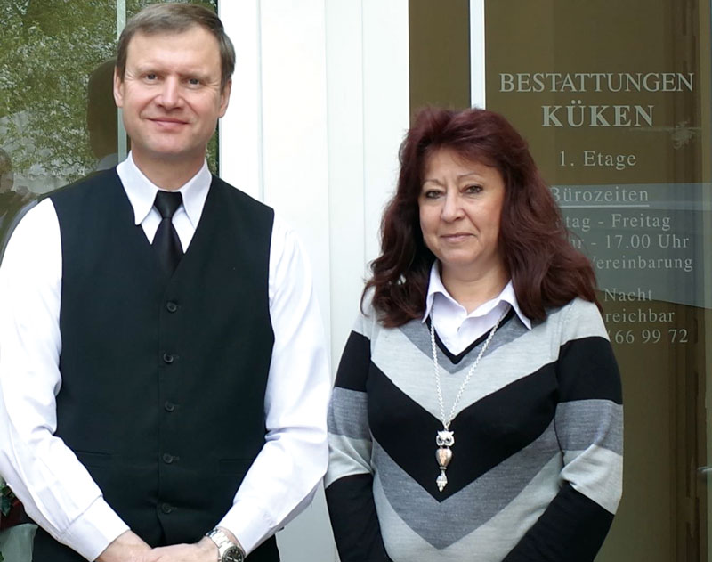 Foto von René Küken und Gabi Kolberg von der Firma Bestattungen Küken