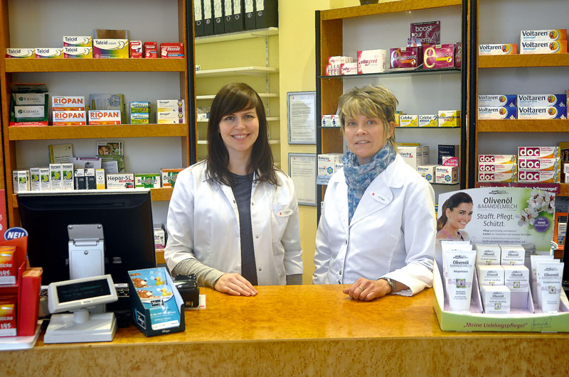 Foto von Ulla Heinrich und Petra Franz von der Firma Linden-Apotheke