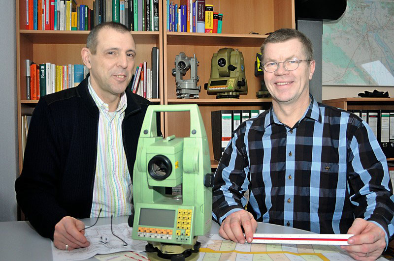 Foto von Ulrich Borschel und Ralph Ortloff von der Firma Vermessungsbüro U. Borschel und R. Ortloff