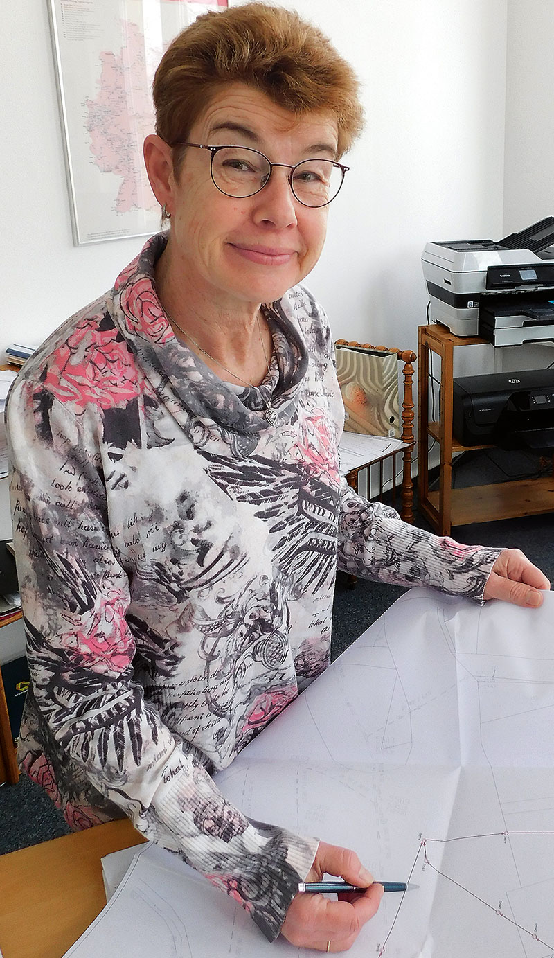 Foto von Dipl.-Ing. (FH) Sabine Röse M.Eng. von der Firma RS Sanierungskonzepte für Entwässerungsanlagen Foto von Dipl.-Ing. (FH) Sabine Röse M.Eng. von der Firma RS Sanierungskonzepte für Entwässerungsanlagen