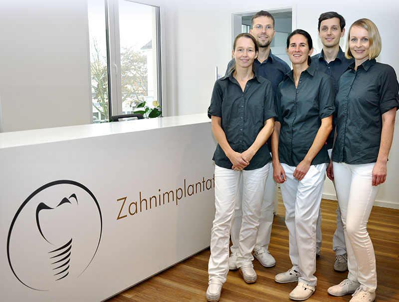 Foto von Dr. Katja Roloff und Dr. Andreas Roloff von der Firma Zentrum für Oralchirurgie und Zahnimplantate