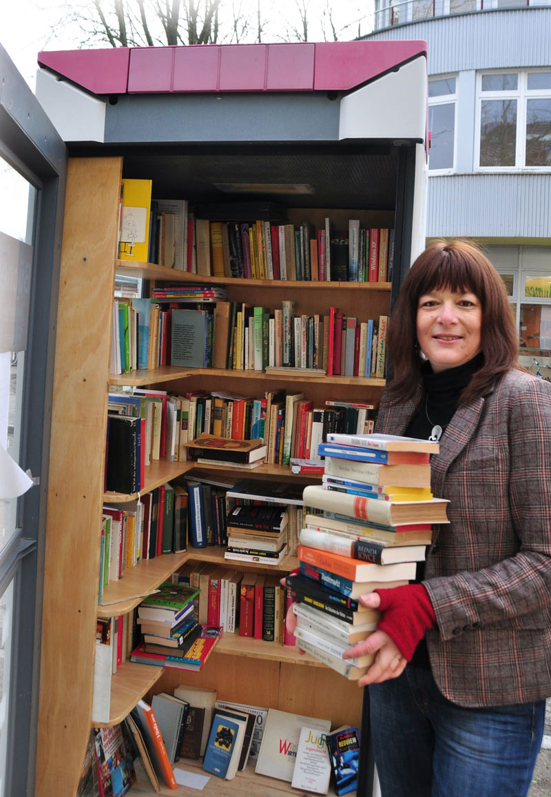 Foto von Martina Mieritz und Karola Kundmüller, Bücher, Zeuthen