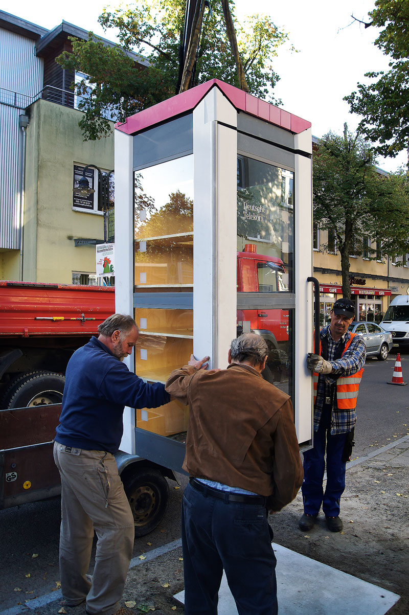 Foto von Martina Mieritz und Karola Kundmüller, Bücher, Zeuthen