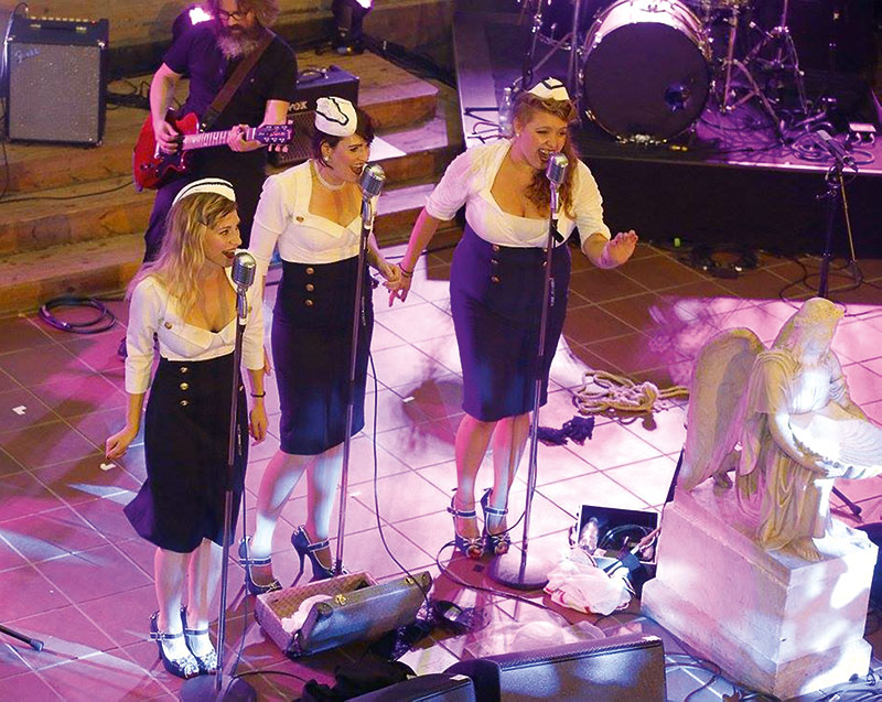 Foto von Henriette Grabow, Band „Swing Schlampen“, Zeuthen Foto von Henriette Grabow, Band „Swing Schlampen“, Zeuthen