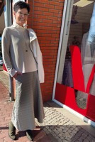 Foto von Ute Vollerthun von der Firma VS Mode, die anzieht!